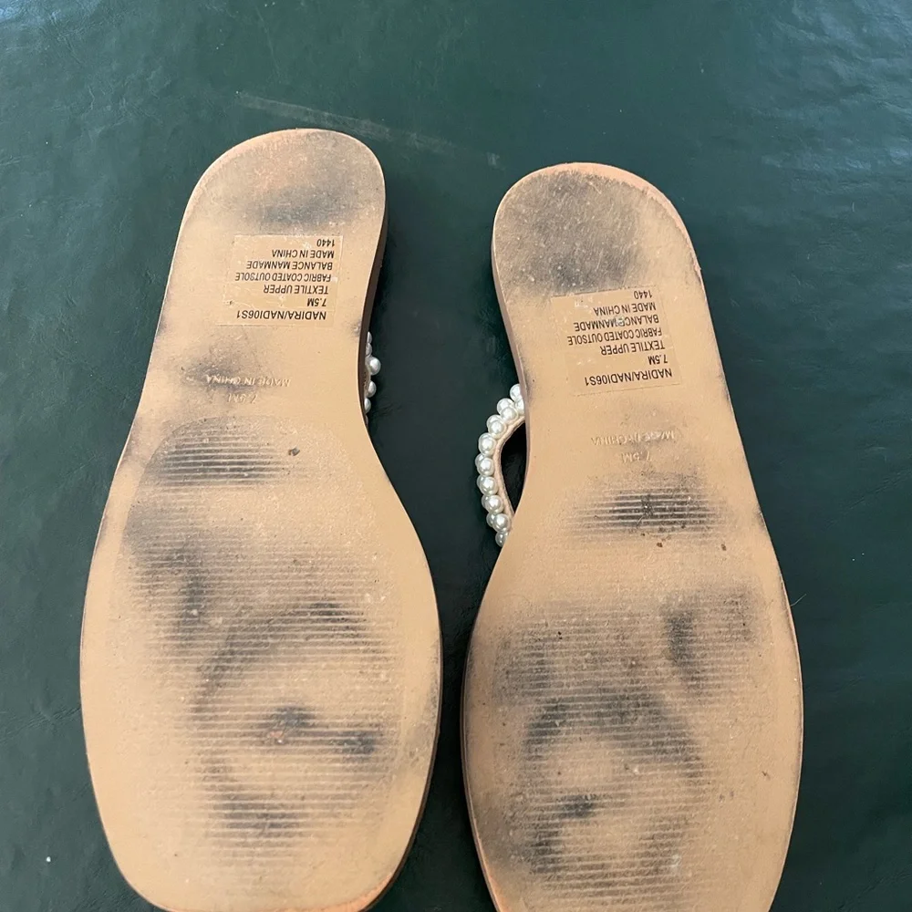Steve Madden Pearl thong sandals - Picture 3 of 4